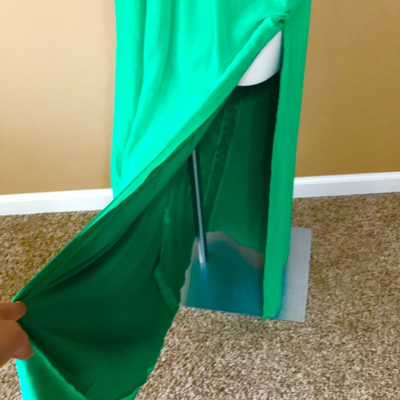 Dessy Prom/Bridesmaid Dress in Pantone Green - Picture 8 of 16